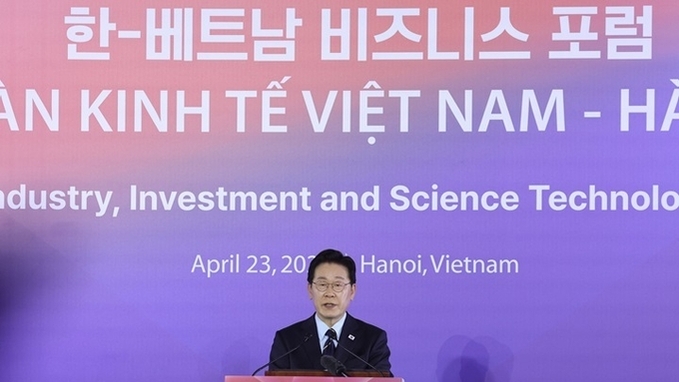 이 대통령 "한-베 '3대 교역국'…미래 첨단산업 씨앗 함께 뿌려야"