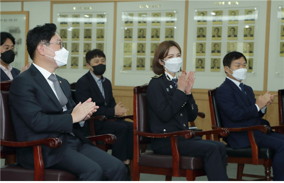 박범계 장관이 교정홍보대사 위촉식에 참석하고 있다.