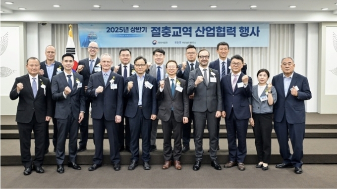 방산 중소기업 수출 지원…국내외 업체 대상 '1:1 수출상담'