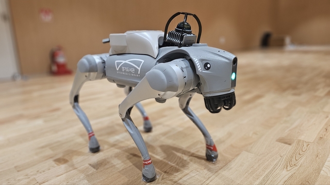 경기도서관, 인공지능 로봇 6종 체험전 ‘로봇을 이겨라!’ 개최